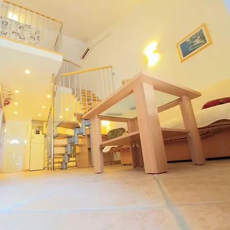 Ida - Lavica Apartment *