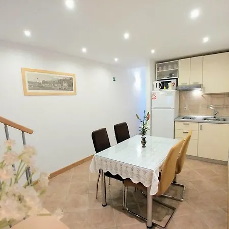 Ida - Lavica Apartment Podstrana